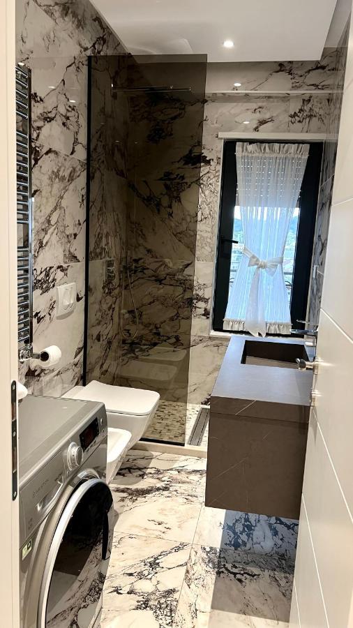 Zeus Tirana Suite Deluxe Ngoại thất bức ảnh